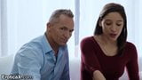 Abella Danger neemt het sperma van een andere man in partnerruil snapshot 4