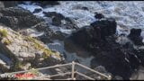 Ainoa: Spaziergang mit Stiefeln und Minirock durch den Küstenpark snapshot 8