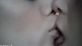 Smack seksi bercium hampir selaras. (berkongkek bibir) snapshot 2