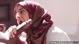 Nadia Ali, adolescente arabe, se fait détruire par une grosse bite d'ébène snapshot 8