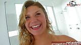 Britse blonde tiener met grote natuurlijke borsten probeert porno snapshot 8