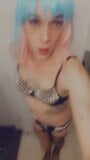 Carina ragazza cosplay di lingerie si toglie il reggiseno e si masturba snapshot 13