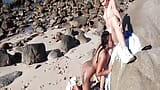 Latinas calientes Angie y Maria tienen sexo en la playa snapshot 7