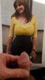 Cumtribute pada payudara besar Carol Vorderman snapshot 1