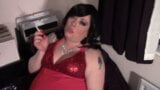 Sei una femminuccia succhiacazzi? BBW Padrona che fuma Strapon snapshot 3