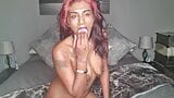 インド人ふしだらな女の淫語、お尻指マンと味見 snapshot 8