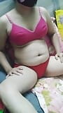Une bhabhi pakistanaise célibataire a une vie sexy - une bhabhi blanche musulmane de 19 ans en bikini se fait baiser snapshot 3