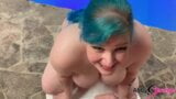 Obciąganie przy basenie i połykanie spermy przez niemieckiego gotha BBW Abby dziwne snapshot 15