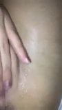 埃及女孩用手指抚摸她的阴户 snapshot 2