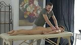 Carina adolescente insistente sedotta con un massaggio snapshot 4