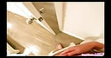 Dikke geile roodharige milf betrapte me terwijl ik me onder de douche naar haar aftrekte - Andi James Johnny Love snapshot 2