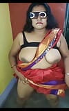 Desi bhabhi เซ็กซี่สนุกในกล้อง snapshot 4
