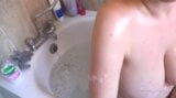 Auntjudys - waktu mandi dengan MILF montel bertetek besar Charlie Rae (pengalaman pov) snapshot 11