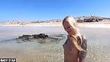 Sexo en la playa - Andy Star se folla a una rubia flaca alemana al aire libre snapshot 3