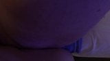 Schwanz im Arsch, Glasdildo in der Muschi. BBW-Doppelpenetration, mehrfaches Sperma snapshot 2