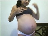 Preggo meisje in webcam snapshot 6