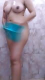 Heißes Desi riya badet - 19 jahre alt snapshot 5