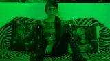 Sexy Teen Domina Super Goth raucht hinter den Kulissen Teil 2 snapshot 1