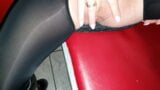 Gloryhole-Besuch mit kleinem Schwanz snapshot 2