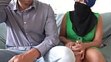 Egyptisk fru nästan påkommen med att vara otrogen med mans bästa vän snapshot 2