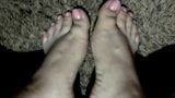 Nice pov cumshot over amateur latina whore's sexy feet snapshot 7