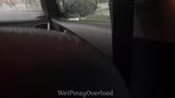 Masturbation sexuelle en voiture par une pinay sexy et sauvage snapshot 2