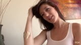 Lesben-Cousins ficken sich gegenseitig und sie sabbern vor Lust an ihren Muschis snapshot 3