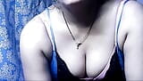 Une MILF sexy aux seins énormes se fait baiser snapshot 2