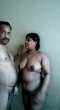 Une maman indienne et un papa baisent snapshot 3