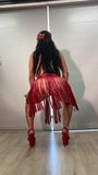 Baile amateur en tacones rojos snapshot 3