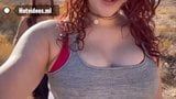 Tati xo y nikki eliot mostrando sus tetas al aire libre snapshot 1