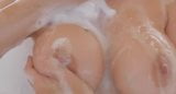 Sex bomb Julia Ann (Massage hot) snapshot 2