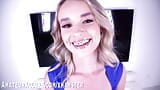 Schöne blonde khloe Kingsley probiert bei amateur Allure vor snapshot 5