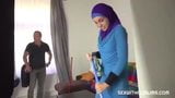 Verheiratete Muslima bekommt gleich 2 Pimmel rein gehemmert snapshot 1