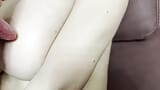 Suavemente follada entre grandes tetas 2 snapshot 5