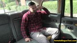 Deepthroating englische MILF Cabbie hart gefickt snapshot 2