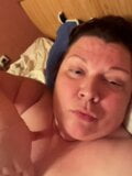 Mollige MILF im Bett snapshot 15