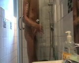 Henndrik under the Shower and cleaning 11.05.12 snapshot 4