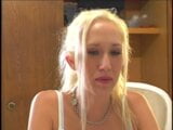 Alana Evans nimmt Schwanz in Fotze und Arsch und wird dann nach Blowjob in Dreier gefickt snapshot 2