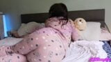 Pijama içinde rahatlama ve osurma (sadece hayranlarım için 5 dakikalık tam video) snapshot 2