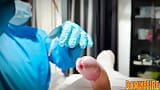 Des infirmières sadiques tourmentent un patient ligoté avec un sondage snapshot 7
