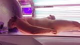 Bambam wichst im Solarium im Fitnessstudio snapshot 6