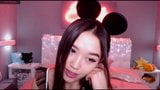 Jong Japans webcammodel, Aziatisch poesje, naakte tieten, masturbatie snapshot 1