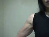 Biceps cu păr negru snapshot 9