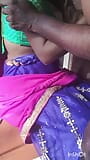 Suami isteri Tamil menghisap buah dada dengan pancutan belakang snapshot 5
