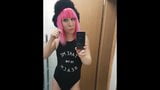 Amotharis dans roze haar tranny femboy travestiet emo snapshot 6