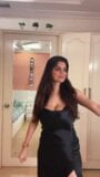 Anveshi Jain en soutien-gorge noir avec de gros seins lors d'une séance en direct snapshot 1