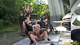 Fake taxi - жорстка груба оргія на відкритому повітрі з Eden Ivy, Rebecca Volpetti, lady gang і Jennifer Mendez snapshot 8