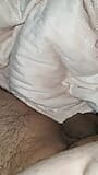裸体继子正在等待继母不穿内裤来到他的床上 snapshot 4