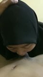 Malay- awek tudung hitam buat ass rimming Kat bf snapshot 9